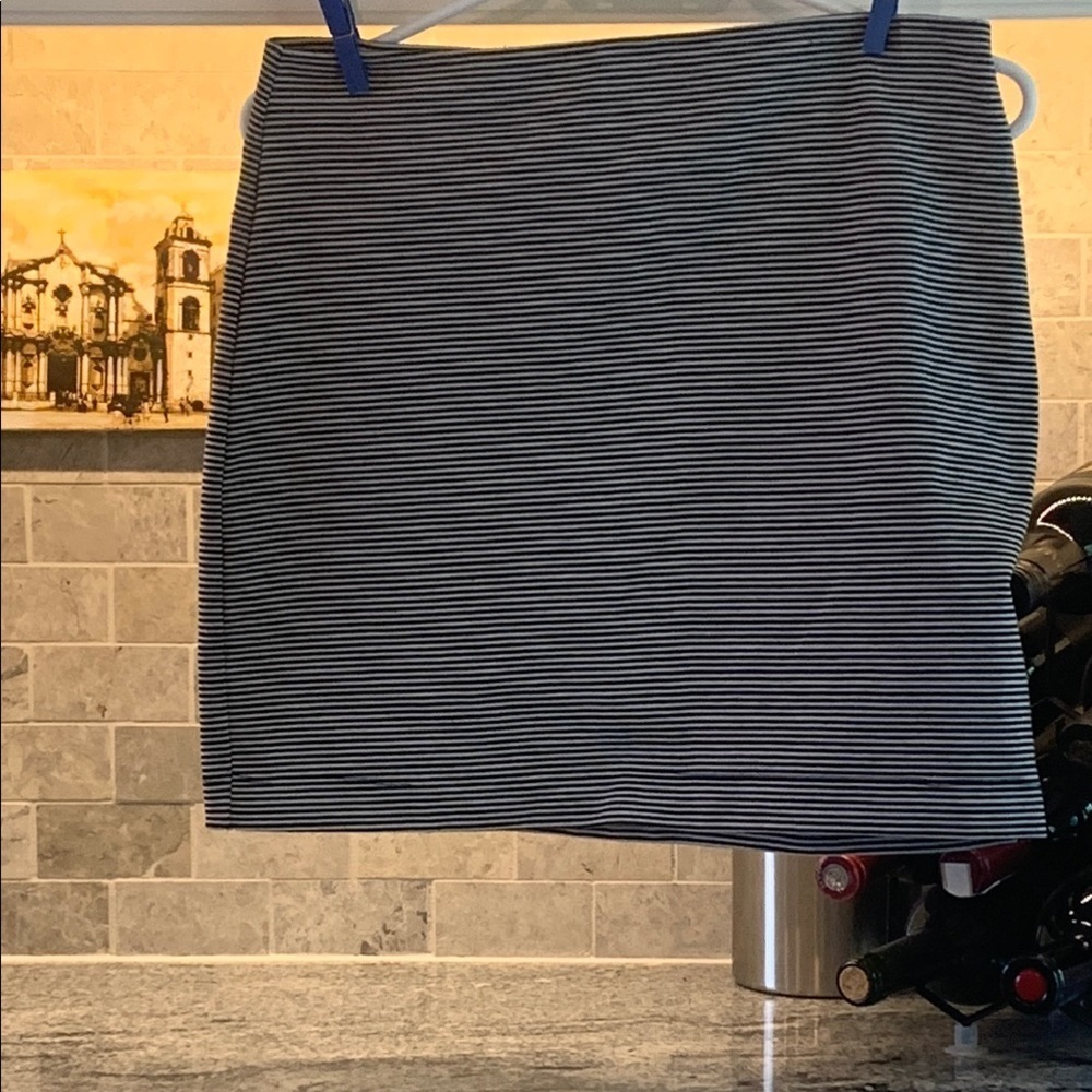 Joe Fresh blue and White Skirt size large